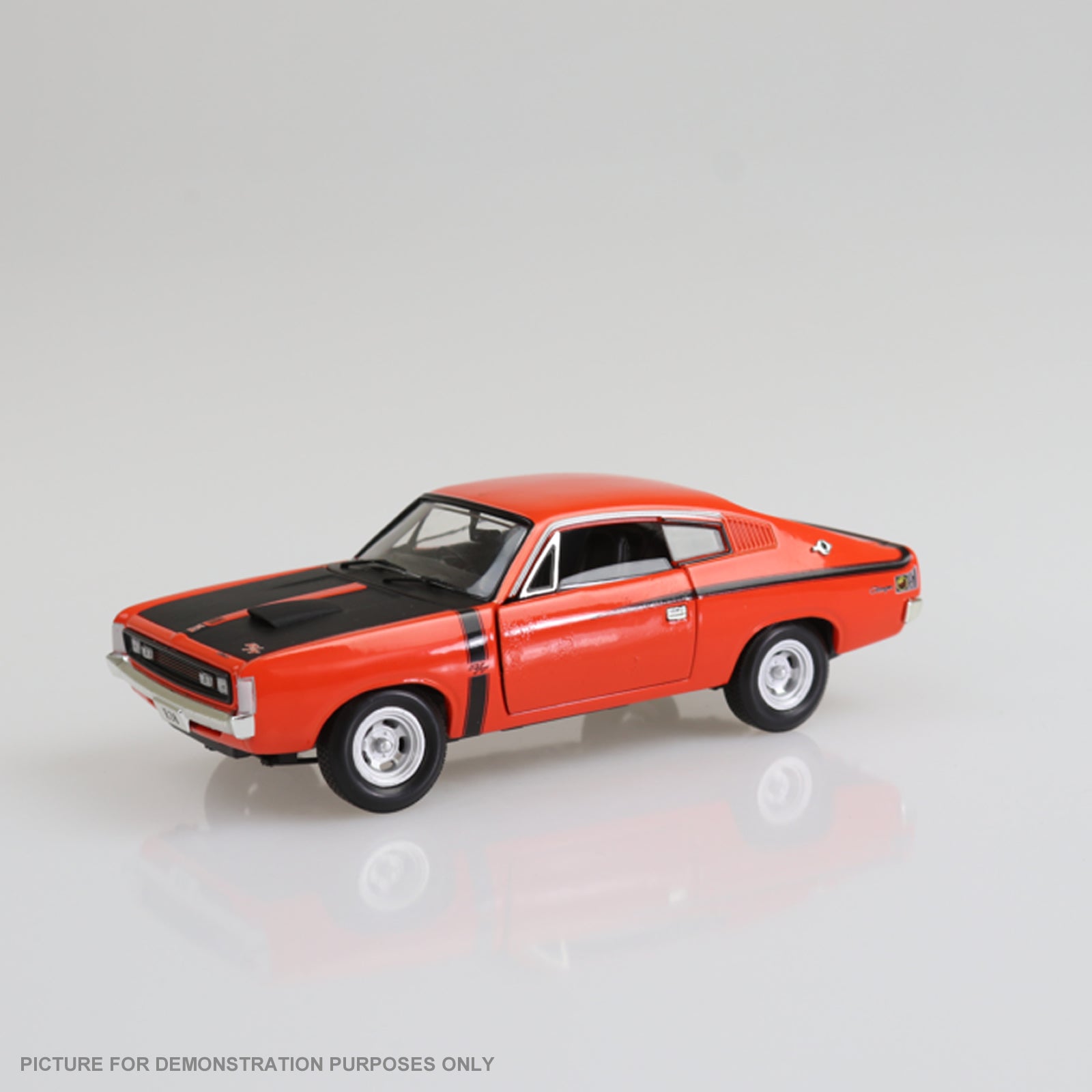 DDA Collectibles Series - 1:32 Hot Red Valiant E38 R/T ChargerStreet Fully Detailed Opening Front Doors, Bonnet & Boot